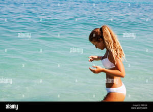 nn beach girls voyeur - 14 15 years bikini hi-res stock photography and images - Alamy