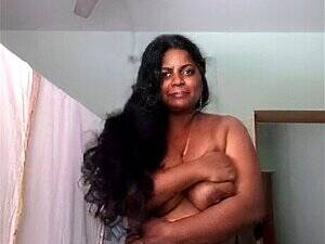 black haired indian mom - Desi Indian Mom porn videos at Xecce.com