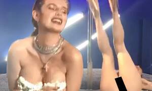 Bella Thorne Naked Pussy - Bella Thorne leave little to the imagination as she kicks up legs | Daily  Mail Online