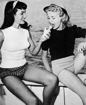 Betty Paige Lesbian - Vintage Lesbian, Vintage Girls, Black White Photos, Actors & Actresses, Bettie  Page, Film Movie, Vintage Beauty, Pinup, Retro
