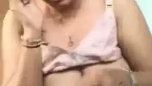 gujarati hand job - Sexy Gujarati Aunty On Phone During Handjob indian sex video