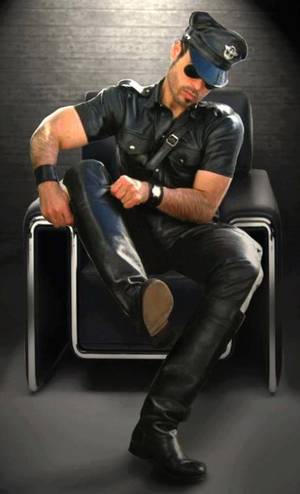 full leather - Men in black leather