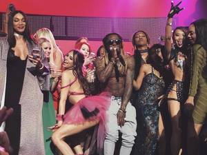 Ebony Gay Porn Lil Wayne - Watch Lil Wayne Perform His Hits With Pornstars At 2018 AVN Awards