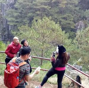 Angel Boy Porn - Angel Locsin Enjoys The View In Mount Costa