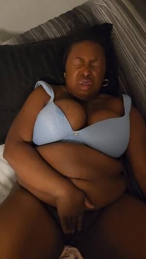 fat babe facial - If my wife's cum face interest u...kik Phillybbc16...I know everyone  doesn't like to look at this!! - on Erome Pics