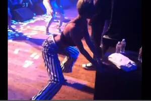 miley cyrus pussy web cam - Miley Cyrus twerking at Juicy J concert like a boss : r/hiphopheads