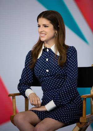 Anna Kendrick Pissing Porn - Anna Kendrick thanks doctors after emergency care for kidney stones