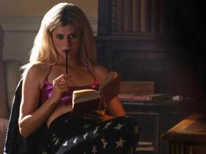 Menstruation Porn Movies - Saltburn': Do it bloody: how the movies are dismantling the taboo of sex  while menstruating | Culture | EL PAÃS English