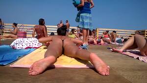beach girls voyeur soles - Attractive topless babe with pretty feet got spotted by a voyeur on the  beach - Feet9