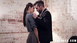 Newly Married Boss Secretary Porn - Hot Secretary Fucks Her Married Boss - XNXX.COM