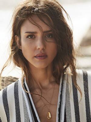 Alba Jessica Marie - DRAGON: Jessica Alba / An honest life