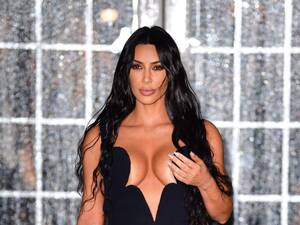 Kim Kardashian Lesbian Sex Porn - Kim Kardashian Nip Slip - Kim Kardashian amFar Dress