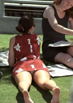 lil kim upskirt uncensored - upskirt Lil kim