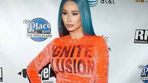 Iggy Azalea Ariana Grande Porn Captions - Iggy Azalea - News - IMDb