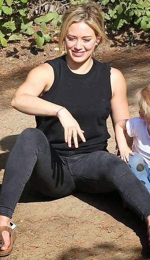 leaked hilary duff upskirt - young hilary duff upskirt jpg 1080x810