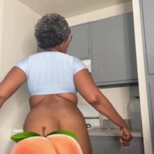 ebony grannies ass - Phat Ass Ebony Granny - Porn Photos & Videos - EroMe