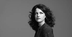 Carla Gugino Gets Lesbian - Carla Gugino Can Play a Seductress or a Mom, Just Not on Mad Men