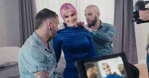 Drunk Blackmail Porn - What is the Pornhub Documentary About? Release Date, News - Netflix Tudum