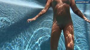 fat chicks nude in pool - Puzan Bruhova fat teen in the pool - XVIDEOS.COM