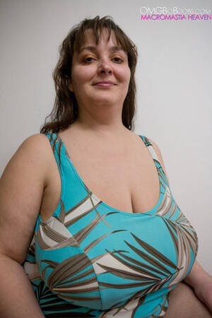 bbw big soft tits - BBW Charlotte teasing with her soft saggy breasts - MatureKingdom.com