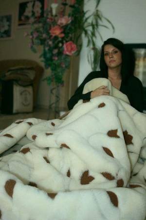 Blanket Porn - Fur Bedding, Fur Blanket, Faux Fur, Fun Things, Plush, Furs, Blankets,  Homes, Fun Stuff