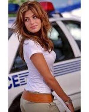 Eva Mendes Porn - I wish Eva Mendes and Gal Gadot had a lesbian kiss off in the later films,  but Eva NEVER came back Smh : r/fastandfurious