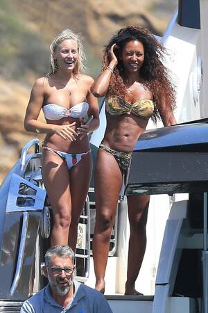 Melanie B - Mel B et son mari divorcent : La nounou balance des photos compromettantes  - Purepeople