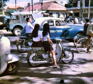 1960s Vietnamese - 28 Vintage Color Photographs That Capture Taxis on the Streets of Saigon in  the 1960s