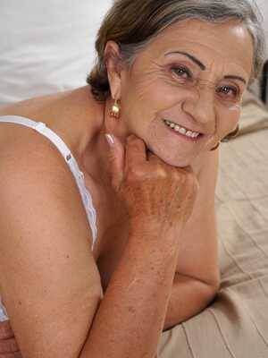 Kata Mature Facial Porn - Kata pictures - Retro Porn