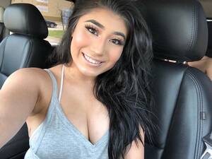 latina sexy teen - Sexy Latina teen and her great tits Foto Porno - EPORNER