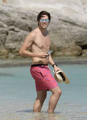 brazilian topless beach paparazzi photos - Brazilian Footballer Ricardo Kaka Paparazzi Shirtless Photos -  Gay-Male-Celebs.com