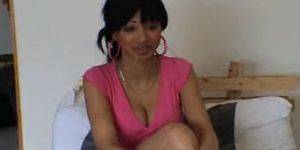 Beurette Porn Lesbian - Beurette maya son bukkake