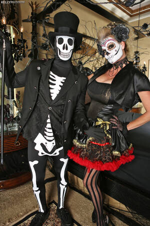 Catrina Day Of The Dead Porn - Day of the Dead-style sex session with the hottest-looking Calavera Catrina  - IamXXX.com