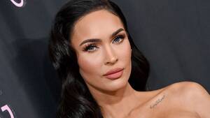 Megan Fox Lesbian Porn - Megan Fox's New Year's Resolution Is to Get a Girlfriend