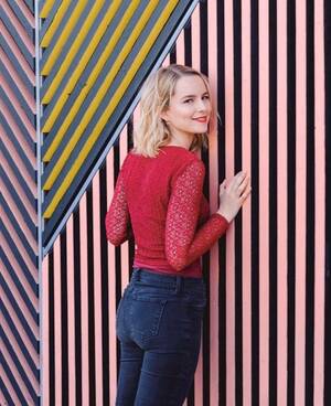 Bridgit Mendler Ass Porn - Great smile : r/Bridgitmendler
