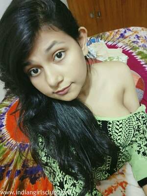 hot indian babe nude chat - Indian Sex Chat With Beautiful Hot Babe Sitting Naked - Indian Girls Club