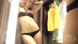 beach girls voyeur dressing - voyeur women's dressing room - XVIDEOS.COM
