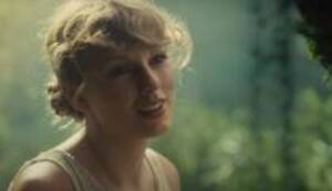 Lesbian Porn Taylor Swift - All of the Lesbian Easter Eggs Taylor Swift Left Us in 'folklore'