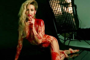 Horror Sex Captions - Imogen Anthony covers herself in blood