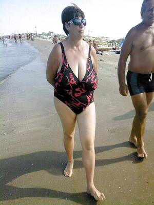 beach granny - Beach grannies | MOTHERLESS.COM â„¢