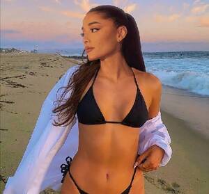 Ariana Grande Porn Bikini - 20 Hot and Beautiful Ariana Grande Pics Gallery 2023
