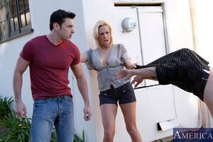 jessie cash - â–· Jessie Cash in Jessie Cash and Ryan Driller in My Friends Hot Mom (Photo  1) | Naughty America