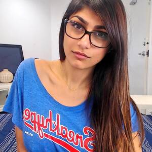 india porn star glasses - Could Lebanese pornstar Mia Khalifa pass in India/Pakistan? : r/phenotypes