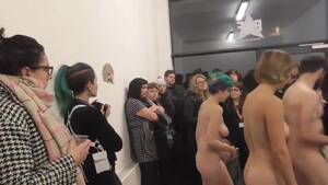 cfnm asian boobs nude - Public CFNM and CMNF in public - Nude art performance - ThisVid.com æ—¥æœ¬èªžã§