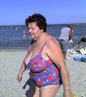 hot fat granny at beach - HereÃ¢â‚¬â„¢s a hefty and sexy old beach Porn Photo Pics