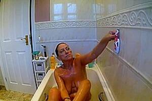 bathroom cam pussy - Spying, Hidden Cam in Bathroom, Mom Caught Shaving Pussy