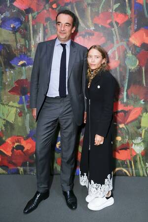 Mary Kate Olsen Porn - Mary-Kate Olsen and Olivier Sarkozy Spent the Night Ogling Nudes with Naomi  Watts and Liev Schreiber