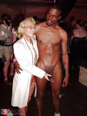 cfnm girls - CFNM Girls who enjoy man rod! - ZB Porn