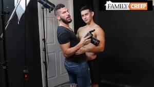 Gay Family Sex Porn - Step-Family Gay Sex Scene With Latinos - VÃ­deos Pornos Gratuitos -  YouPornGay