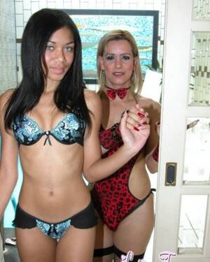 blonde latina babes naked - Blonde latina tranny gets a blowjob from a sexy babe in bed Porn Pictures,  XXX Photos, Sex Images #3502819 - PICTOA